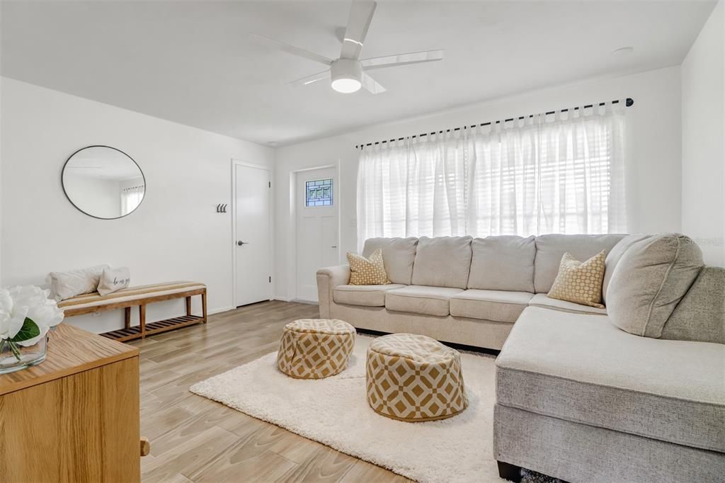 En Venta: $385,000 (3 camas, 2 baños, 1246 Pies cuadrados)