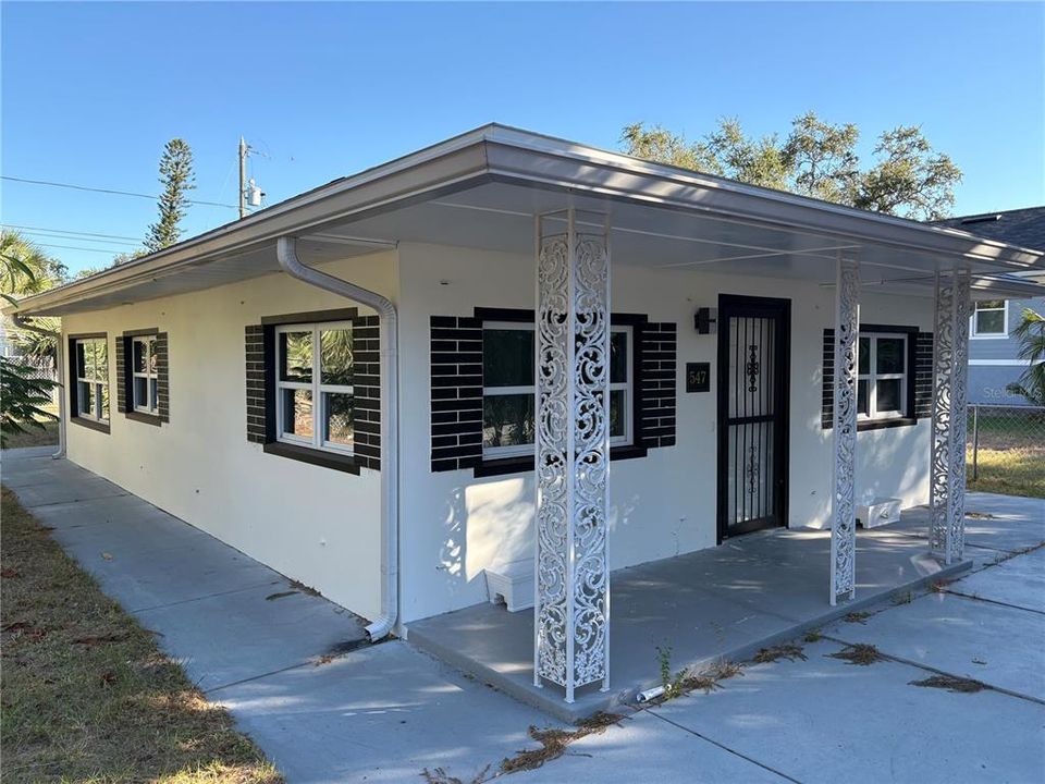 For Sale: $299,999 (3 beds, 1 baths, 925 Square Feet)