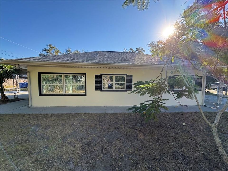 For Sale: $299,999 (3 beds, 1 baths, 925 Square Feet)