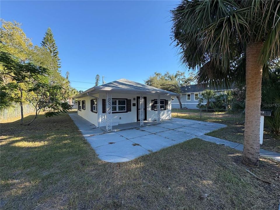 For Sale: $299,999 (3 beds, 1 baths, 925 Square Feet)