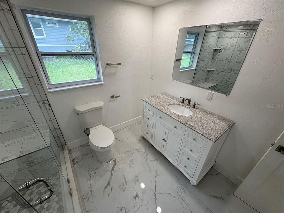 For Sale: $299,999 (3 beds, 1 baths, 925 Square Feet)