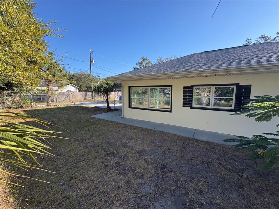 For Sale: $299,999 (3 beds, 1 baths, 925 Square Feet)