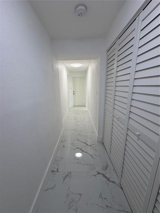 For Sale: $299,999 (3 beds, 1 baths, 925 Square Feet)