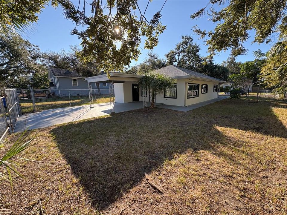 For Sale: $299,999 (3 beds, 1 baths, 925 Square Feet)