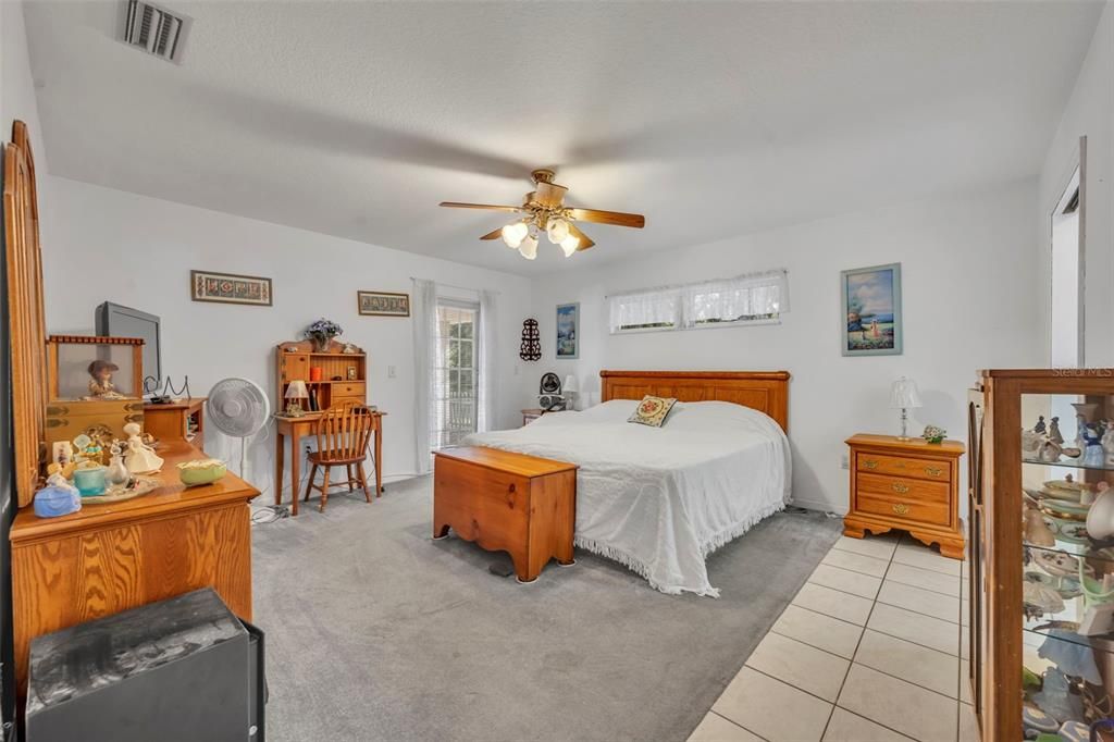 Activo con contrato: $898,500 (6 camas, 4 baños, 4339 Pies cuadrados)