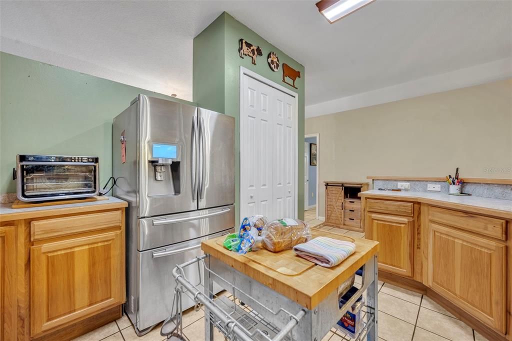 Activo con contrato: $898,500 (6 camas, 4 baños, 4339 Pies cuadrados)