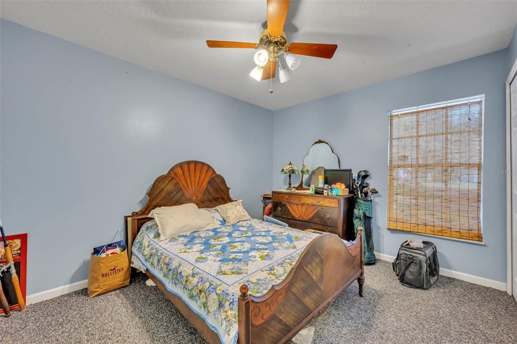 Activo con contrato: $898,500 (6 camas, 4 baños, 4339 Pies cuadrados)