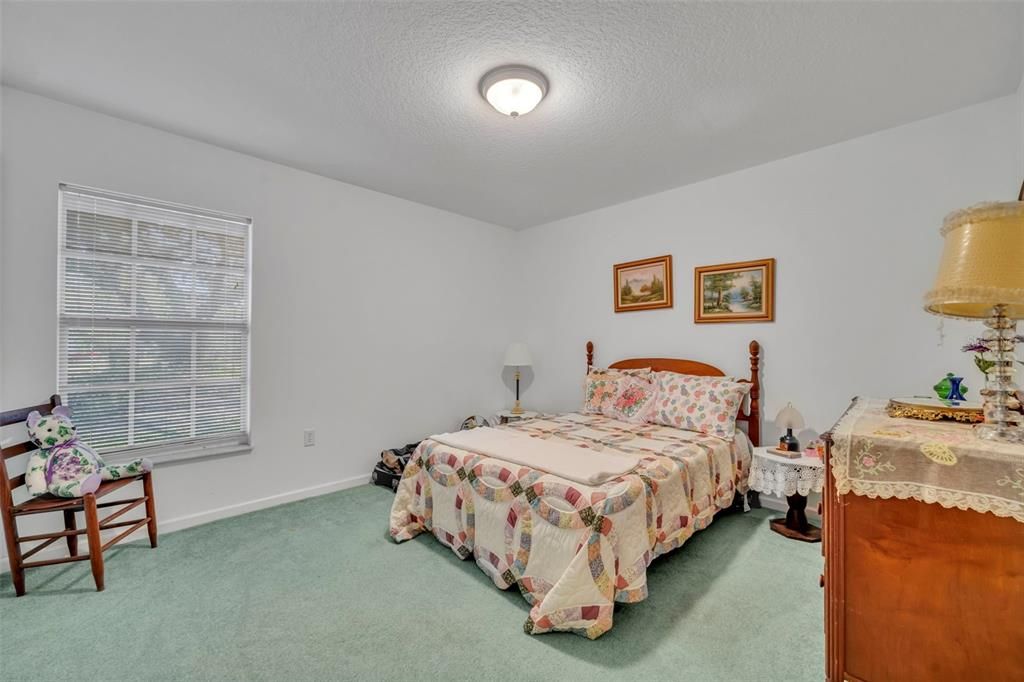 Activo con contrato: $898,500 (6 camas, 4 baños, 4339 Pies cuadrados)