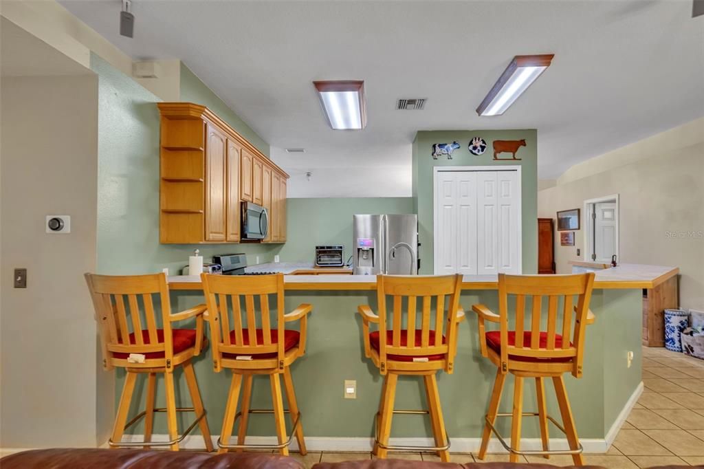 Activo con contrato: $898,500 (6 camas, 4 baños, 4339 Pies cuadrados)