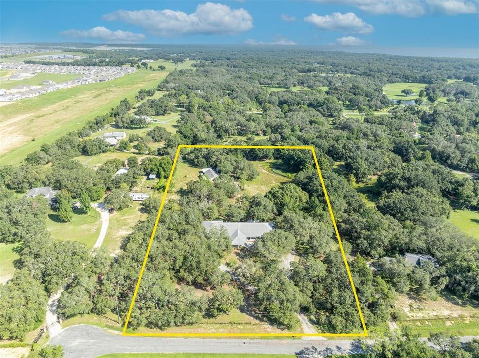 Activo con contrato: $898,500 (6 camas, 4 baños, 4339 Pies cuadrados)