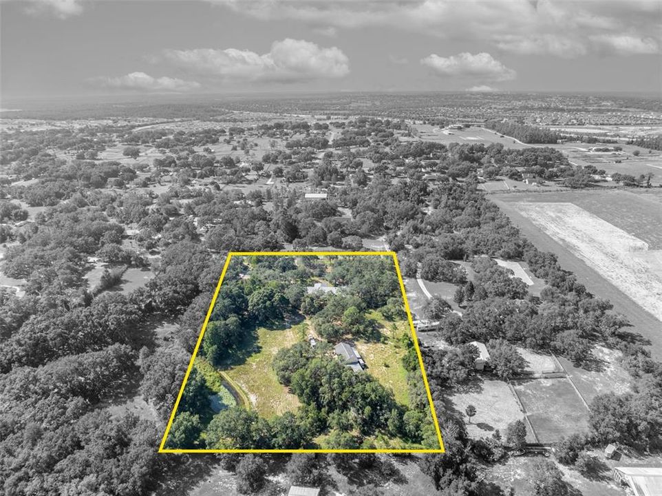 Activo con contrato: $898,500 (6 camas, 4 baños, 4339 Pies cuadrados)