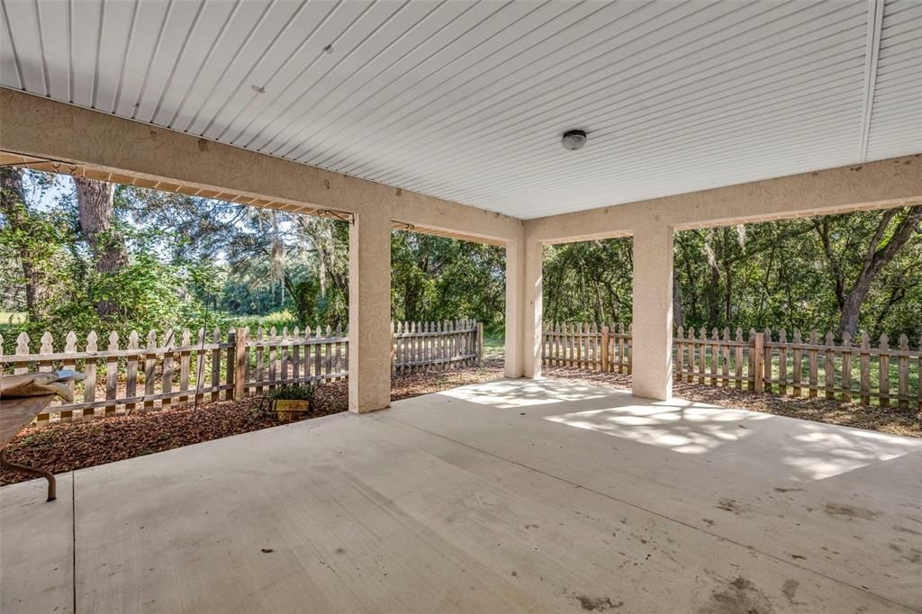 Activo con contrato: $898,500 (6 camas, 4 baños, 4339 Pies cuadrados)