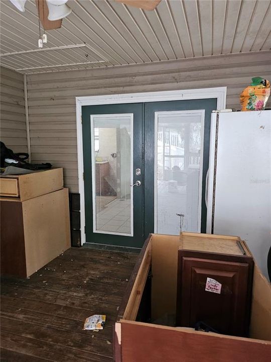 For Sale: $255,000 (3 beds, 2 baths, 1184 Square Feet)