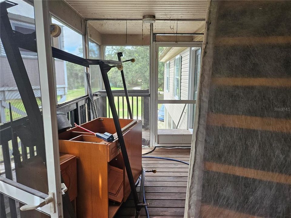 For Sale: $255,000 (3 beds, 2 baths, 1184 Square Feet)