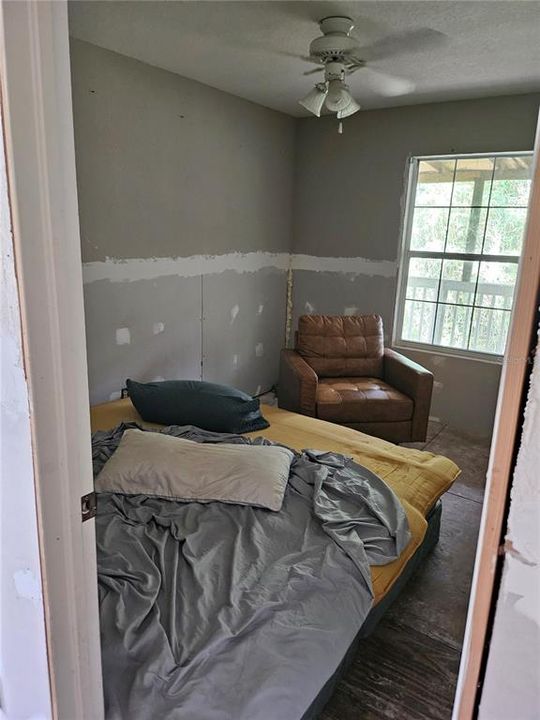 For Sale: $255,000 (3 beds, 2 baths, 1184 Square Feet)