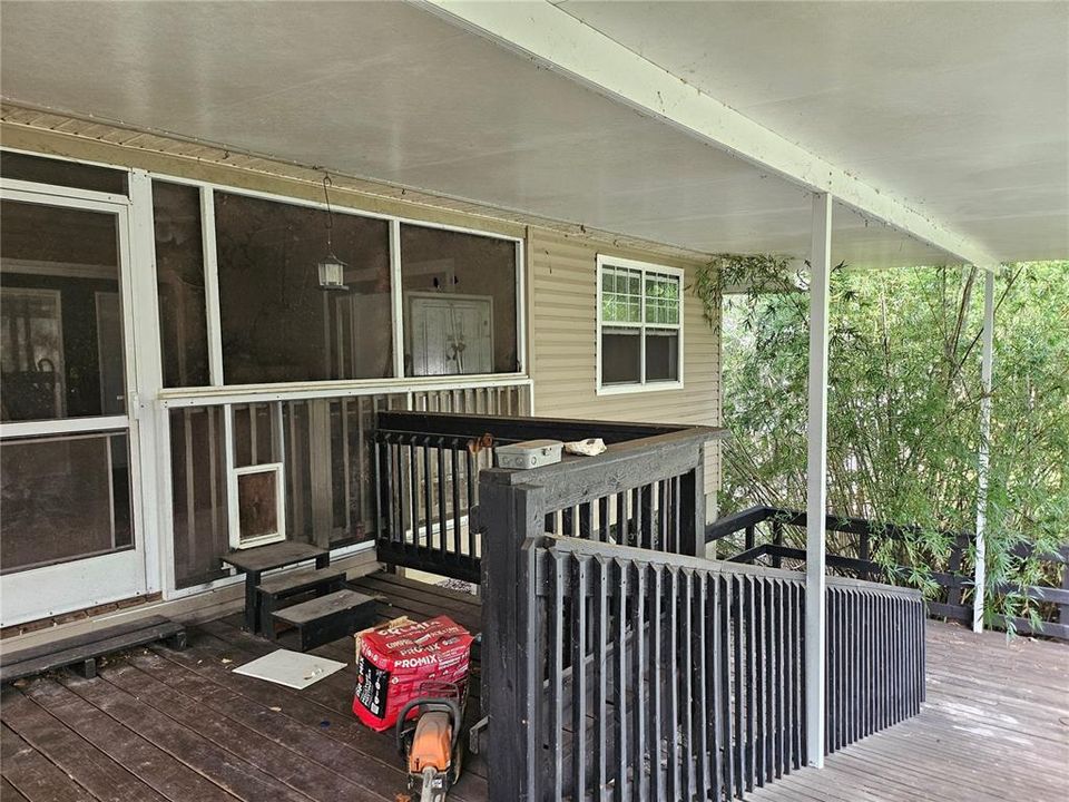 For Sale: $255,000 (3 beds, 2 baths, 1184 Square Feet)