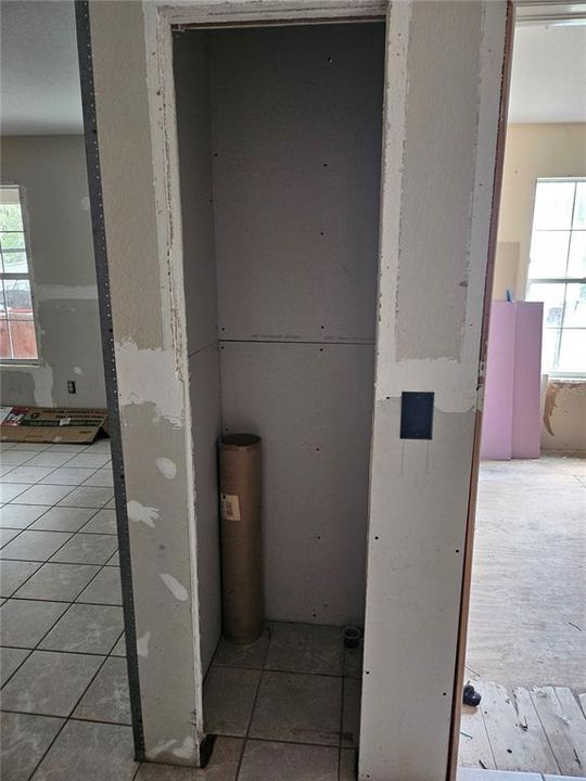 For Sale: $255,000 (3 beds, 2 baths, 1184 Square Feet)