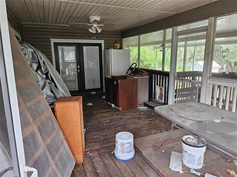 For Sale: $255,000 (3 beds, 2 baths, 1184 Square Feet)