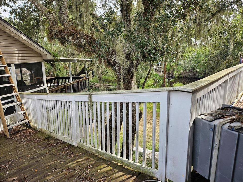 For Sale: $255,000 (3 beds, 2 baths, 1184 Square Feet)