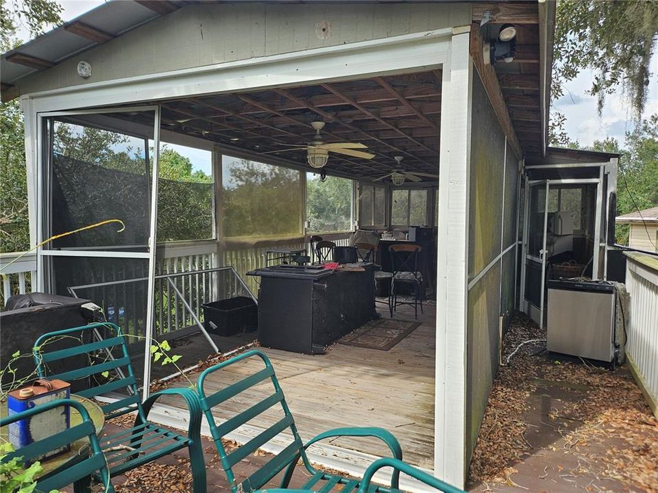 For Sale: $255,000 (3 beds, 2 baths, 1184 Square Feet)