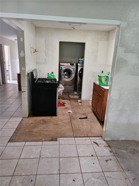 For Sale: $255,000 (3 beds, 2 baths, 1184 Square Feet)