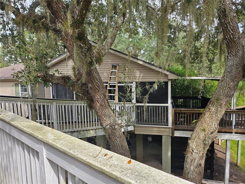 For Sale: $255,000 (3 beds, 2 baths, 1184 Square Feet)