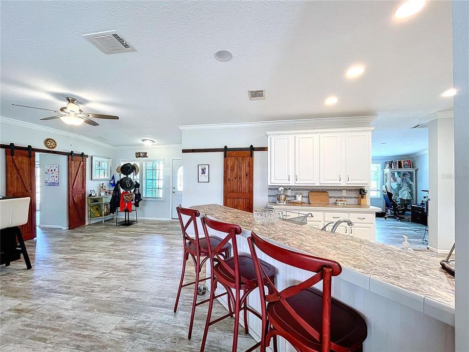 На продажу: $899,900 (4 спален, 3 ванн, 2820 Квадратных фут)