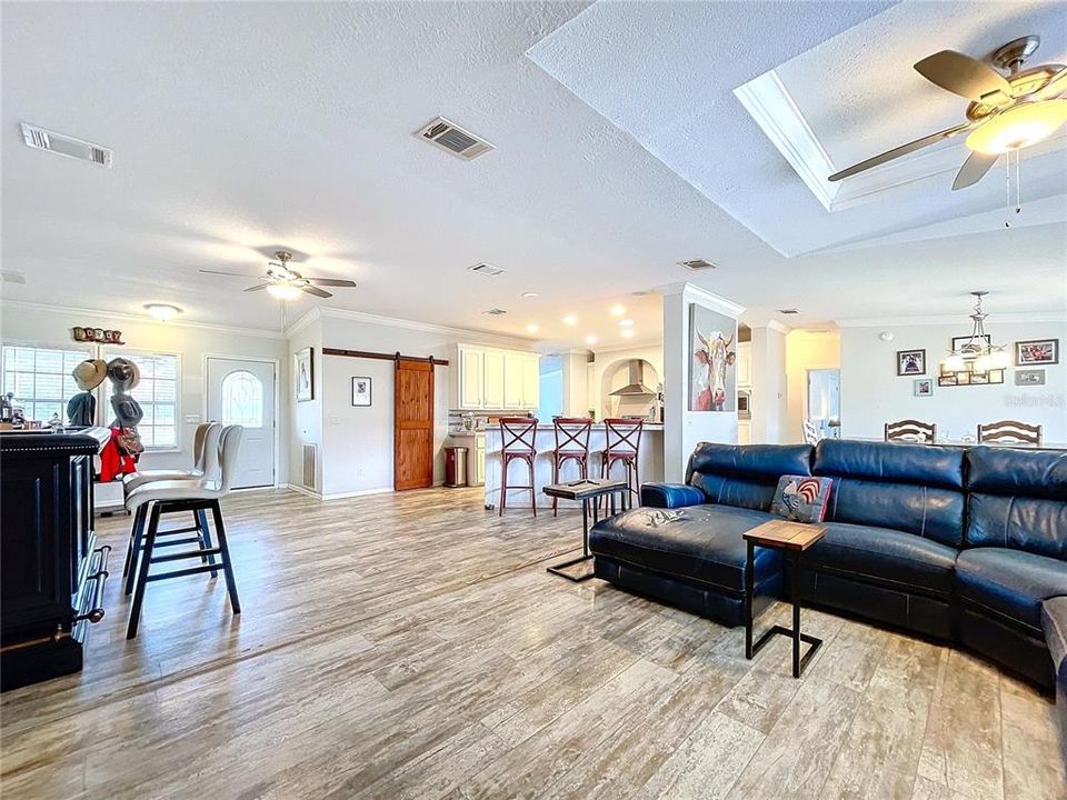 На продажу: $899,900 (4 спален, 3 ванн, 2820 Квадратных фут)