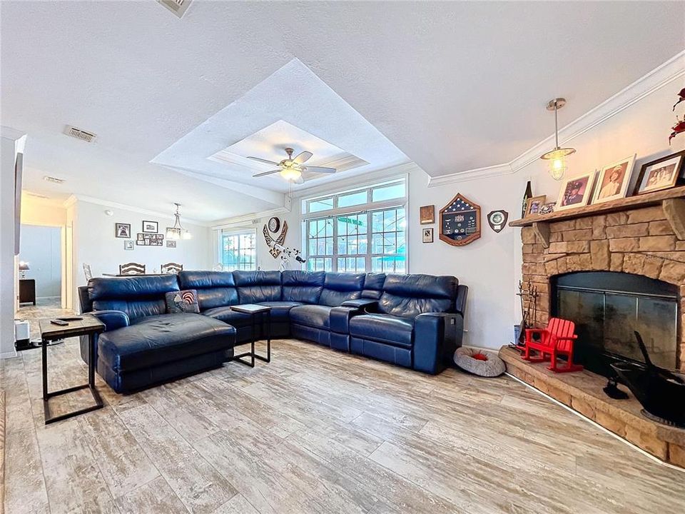 На продажу: $899,900 (4 спален, 3 ванн, 2820 Квадратных фут)