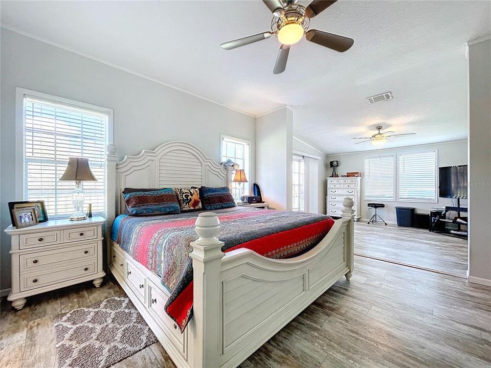 На продажу: $899,900 (4 спален, 3 ванн, 2820 Квадратных фут)