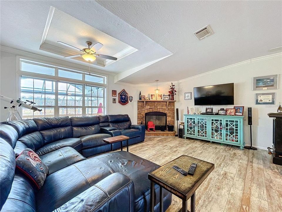 На продажу: $899,900 (4 спален, 3 ванн, 2820 Квадратных фут)