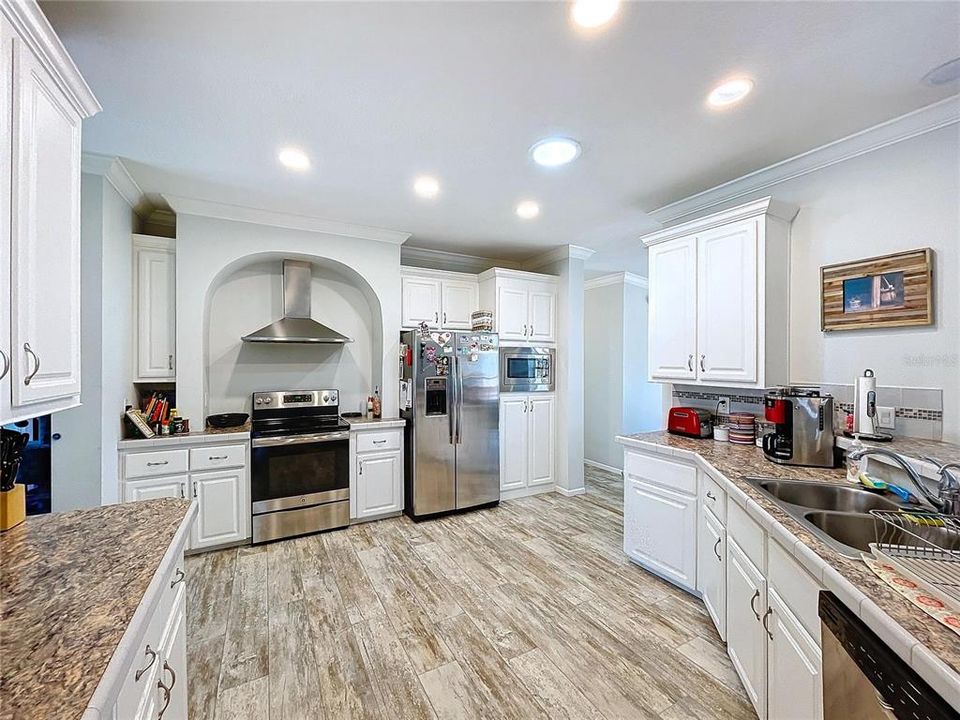 На продажу: $899,900 (4 спален, 3 ванн, 2820 Квадратных фут)