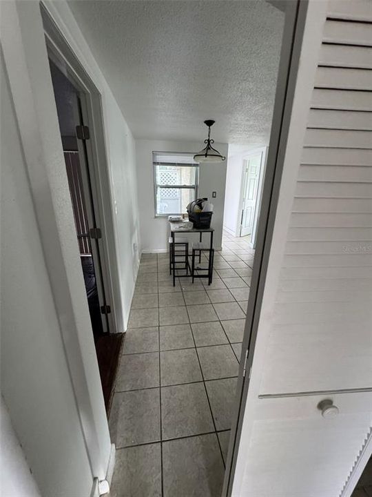 合同活跃: $180,000 (6 贝兹, 2 浴室, 1622 平方英尺)