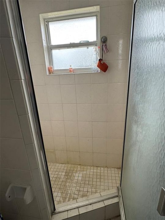 合同活跃: $180,000 (6 贝兹, 2 浴室, 1622 平方英尺)