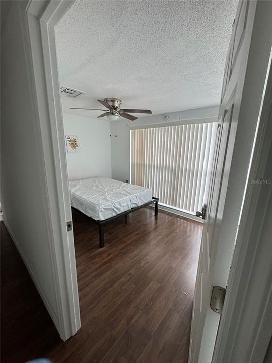 合同活跃: $180,000 (6 贝兹, 2 浴室, 1622 平方英尺)