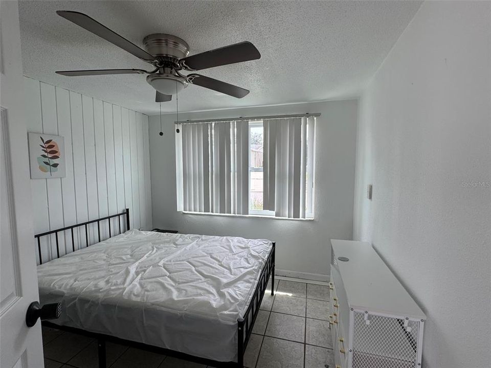 合同活跃: $180,000 (6 贝兹, 2 浴室, 1622 平方英尺)