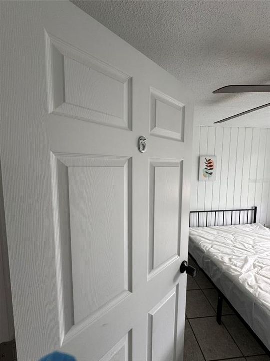 合同活跃: $180,000 (6 贝兹, 2 浴室, 1622 平方英尺)