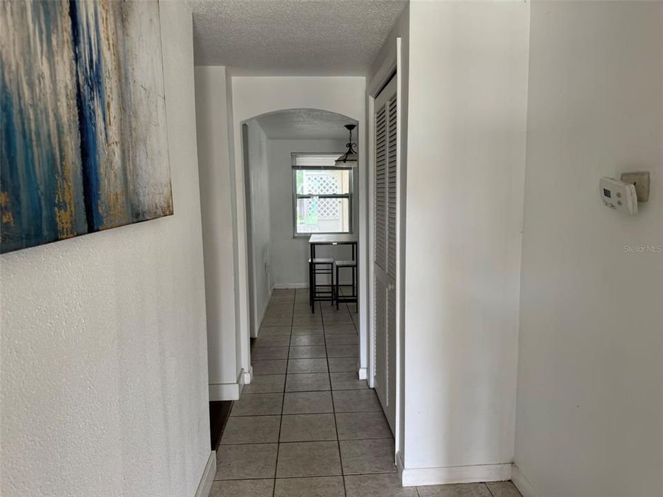 合同活跃: $180,000 (6 贝兹, 2 浴室, 1622 平方英尺)