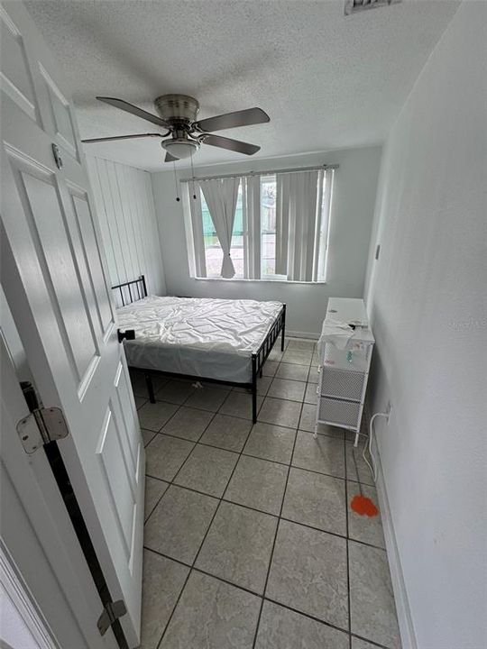 合同活跃: $180,000 (6 贝兹, 2 浴室, 1622 平方英尺)