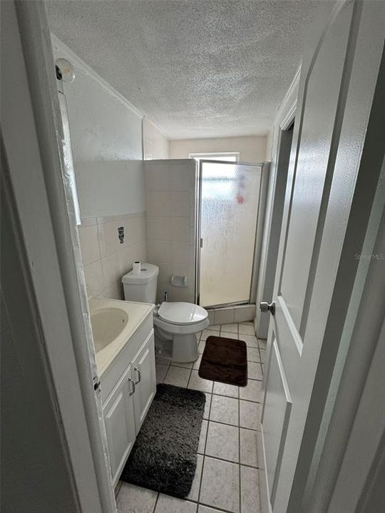 合同活跃: $180,000 (6 贝兹, 2 浴室, 1622 平方英尺)