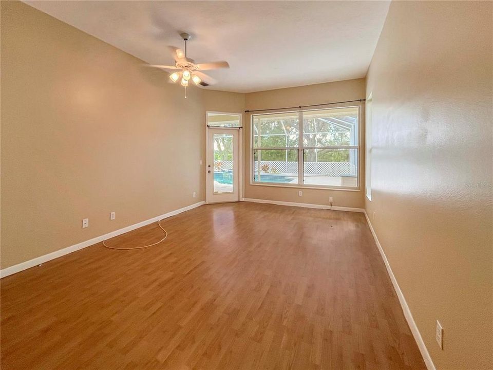 En Renta: $3,395 (3 camas, 3 baños, 2641 Pies cuadrados)