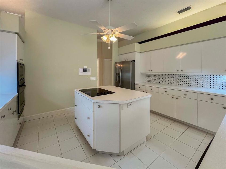 En Renta: $3,395 (3 camas, 3 baños, 2641 Pies cuadrados)