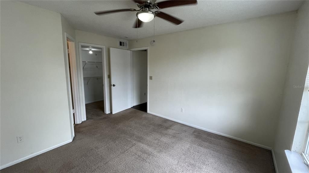 Active With Contract: $1,285 (2 beds, 2 baths, 864 Square Feet)