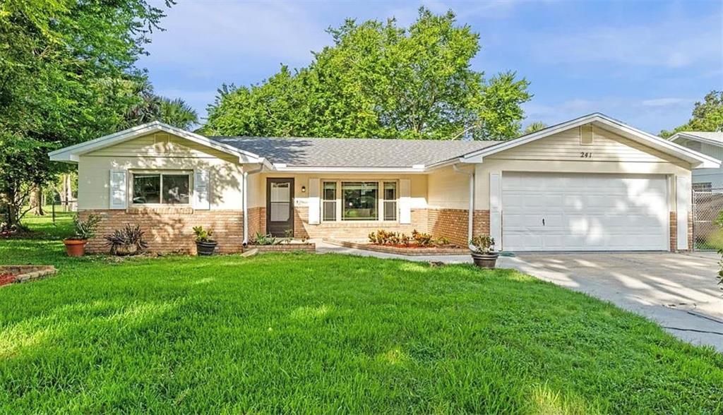 Recently Rented: $2,200 (3 beds, 2 baths, 1242 Square Feet)