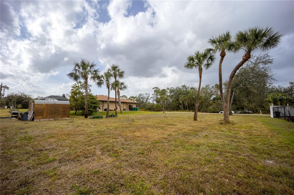 合同活跃: $359,900 (3 贝兹, 2 浴室, 1422 平方英尺)