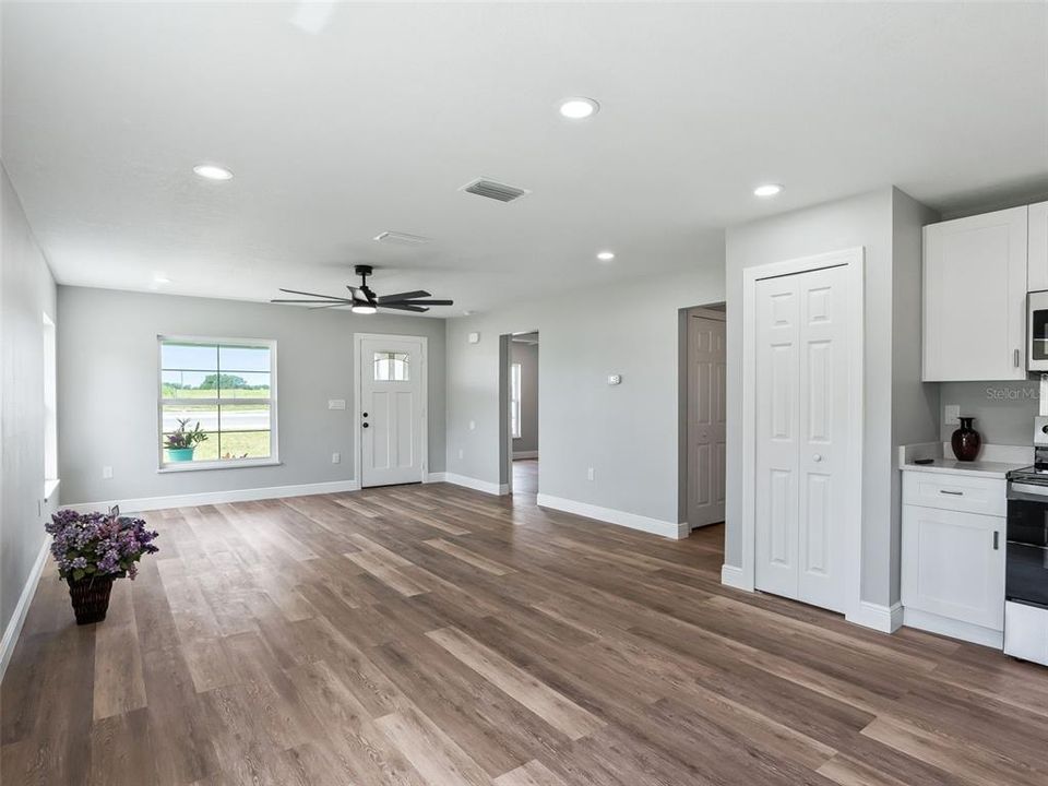 待售: $239,900 (3 贝兹, 2 浴室, 1333 平方英尺)