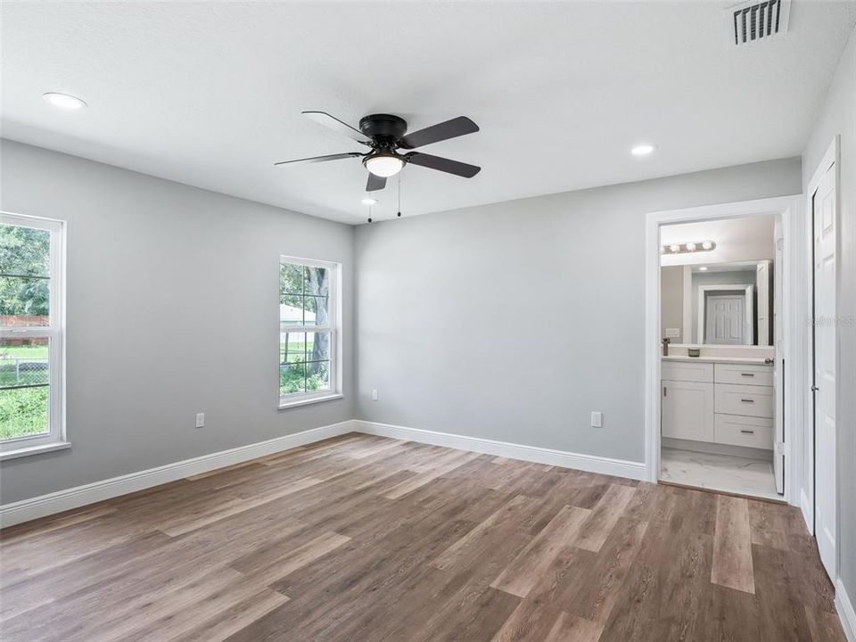 待售: $239,900 (3 贝兹, 2 浴室, 1333 平方英尺)