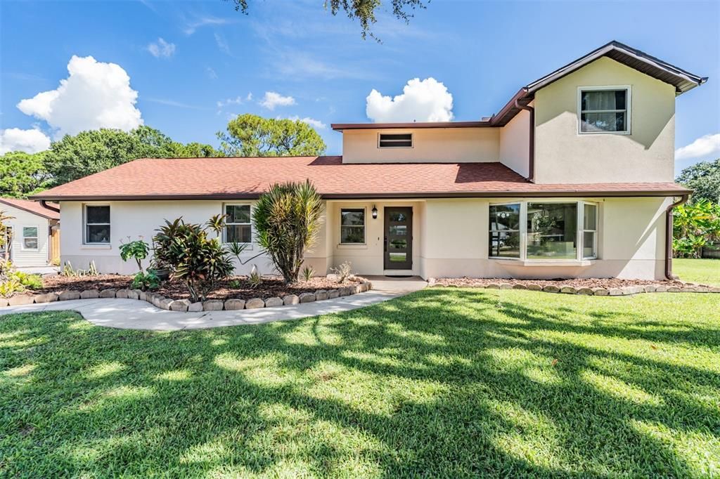 Activo con contrato: $789,000 (4 camas, 2 baños, 2041 Pies cuadrados)