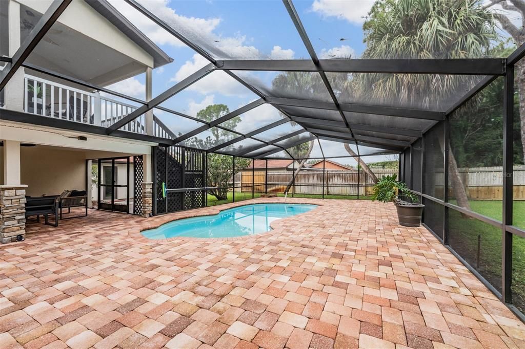 Activo con contrato: $789,000 (4 camas, 2 baños, 2041 Pies cuadrados)