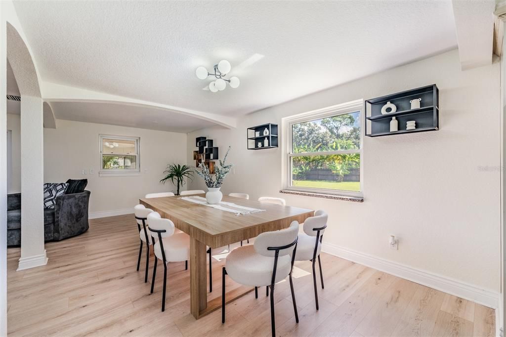 Activo con contrato: $789,000 (4 camas, 2 baños, 2041 Pies cuadrados)